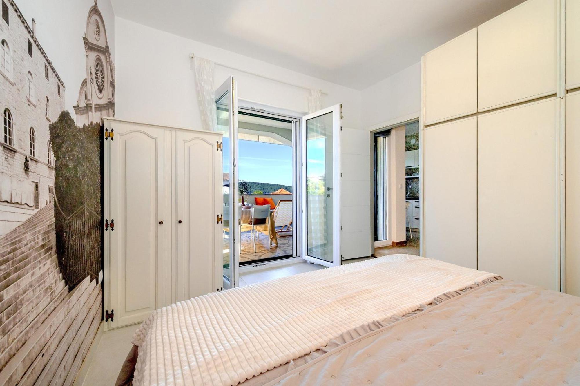 Ojra New Apartment With Seaview Шибеник Экстерьер фото